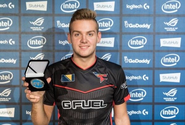 LPL今日首发名单：Tian野区交手Tarzan，JackeyLove下路对决Light