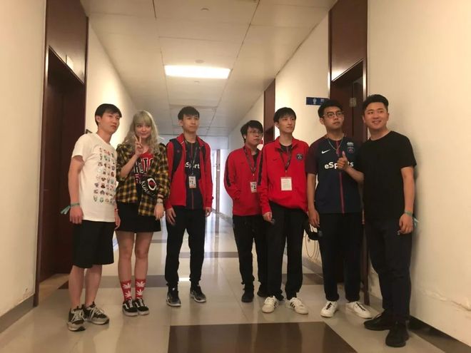 新闻中心 赛事总览 战队数据 选手信息 视频回放